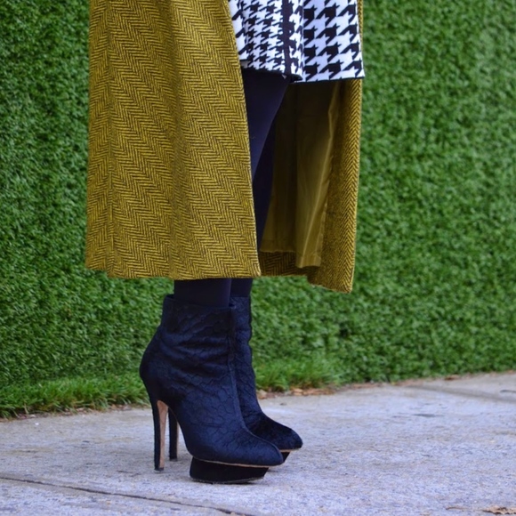 L.A.M.B. NOSS EMBOSSED FUR PEDASTAL PLATFORM STILLETTO BOOTIE - Picture 9 of 11